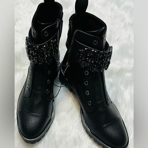 Karl Largerfeld Leather Boots Size 7 Color Black